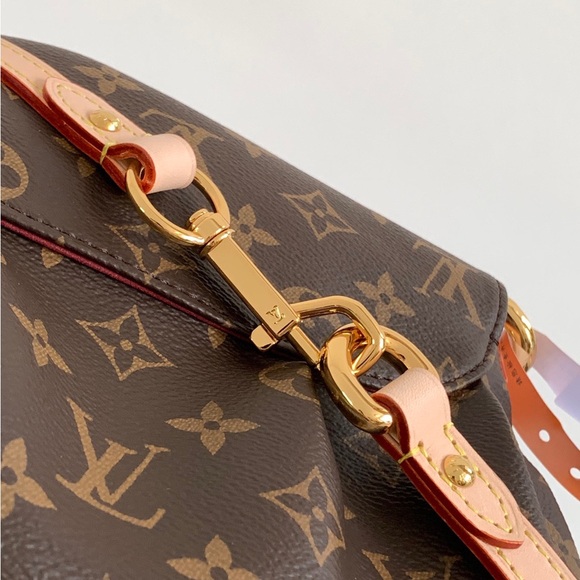 Louis Vuitton Classic Monogram Crossbody Bag - Picture 8 of 9